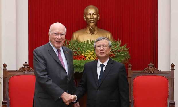Thường trực Ban B&iacute; thư Trần Quốc Vượng tiếp Đo&agrave;n Thượng viện Hoa Kỳ