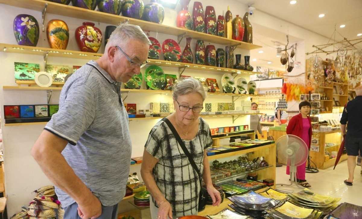 Khách du lịch quốc tế đến Việt Nam đã đạt gần 8,5 triệu lượt