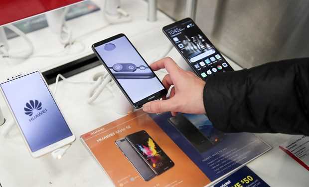 Quản lý ngân sách Nhà Trắng kêu gọi đình hoãn lệnh cấm Huawei