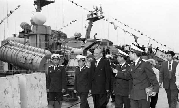 Đại tướng L&ecirc; Đức Anh - Vị tướng lu&ocirc;n theo s&aacute;t chiến trường