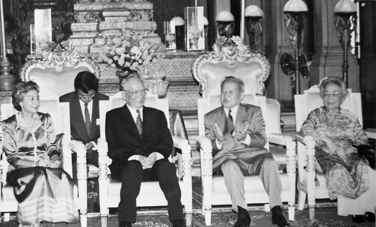 Truyền th&ocirc;ng Campuchia v&agrave; Mỹ viết về nguy&ecirc;n Chủ tịch nước L&ecirc; Đức Anh