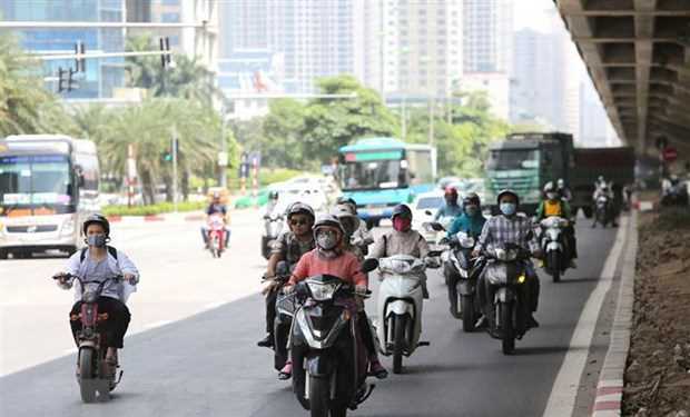 Bắc Bộ ngày nắng nóng và đêm mưa dông, Trung Bộ tiếp tục nắng gắt