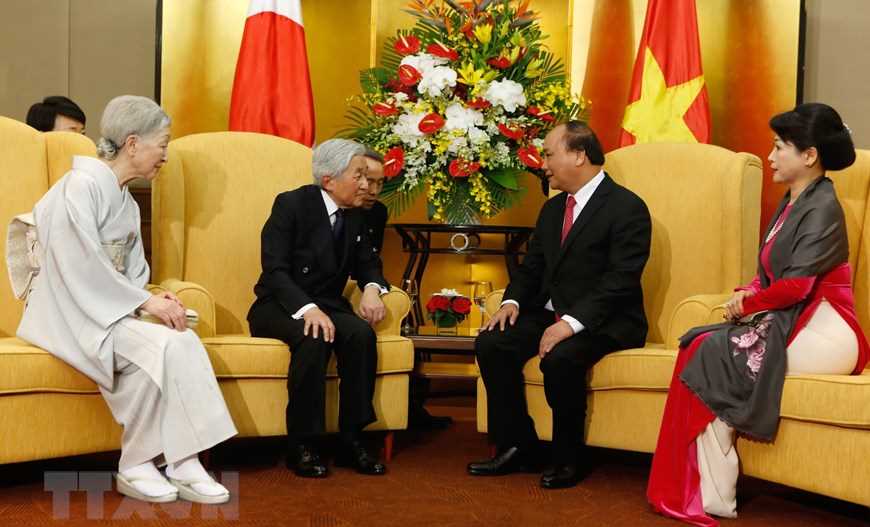 Những bức ảnh qu&yacute; về Nhật Ho&agrave;ng Akihito vừa mới tho&aacute;i vị