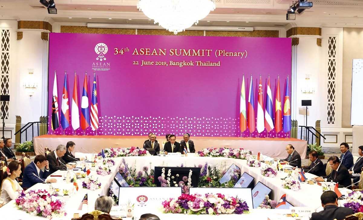 Thủ tướng Nguyễn Xu&acirc;n Ph&uacute;c dự Phi&ecirc;n to&agrave;n thể Hội nghị Cấp cao ASEAN 34