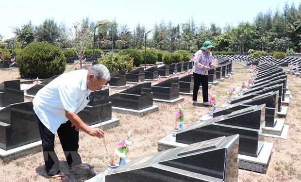 Vang danh Rừng S&aacute;c: Hồi sinh c&aacute;nh rừng hoang t&agrave;n do bom đạn