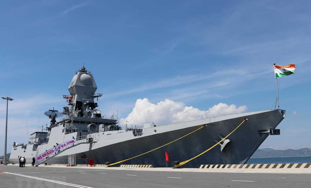 Hai t&agrave;u Hải qu&acirc;n Ấn Độ bắt đầu chuyến thăm x&atilde; giao Việt Nam