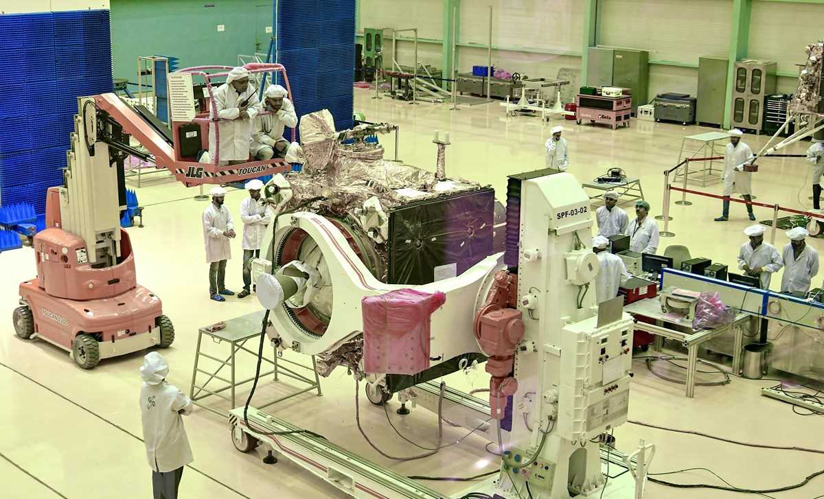 Ấn Độ ra mắt tàu không gian, chuẩn bị thám hiểm Mặt Trăng