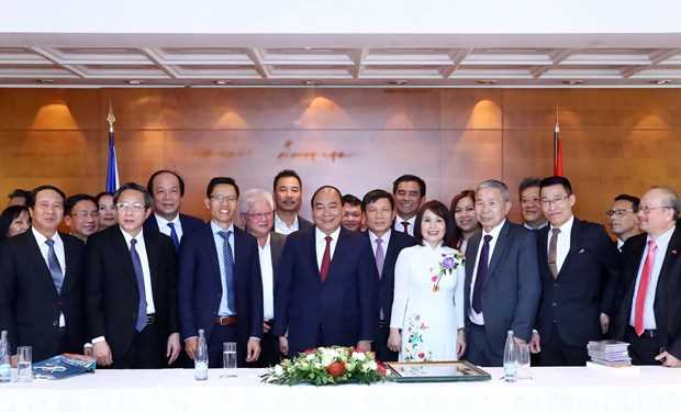 Thủ tướng gặp mặt Li&ecirc;n hiệp Hội người Việt tại ch&acirc;u &Acirc;u