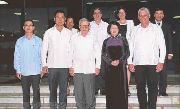 Ph&oacute; Chủ tịch nước Đặng Thị Ngọc Thịnh hội kiến c&aacute;c nh&agrave; l&atilde;nh đạo Cuba