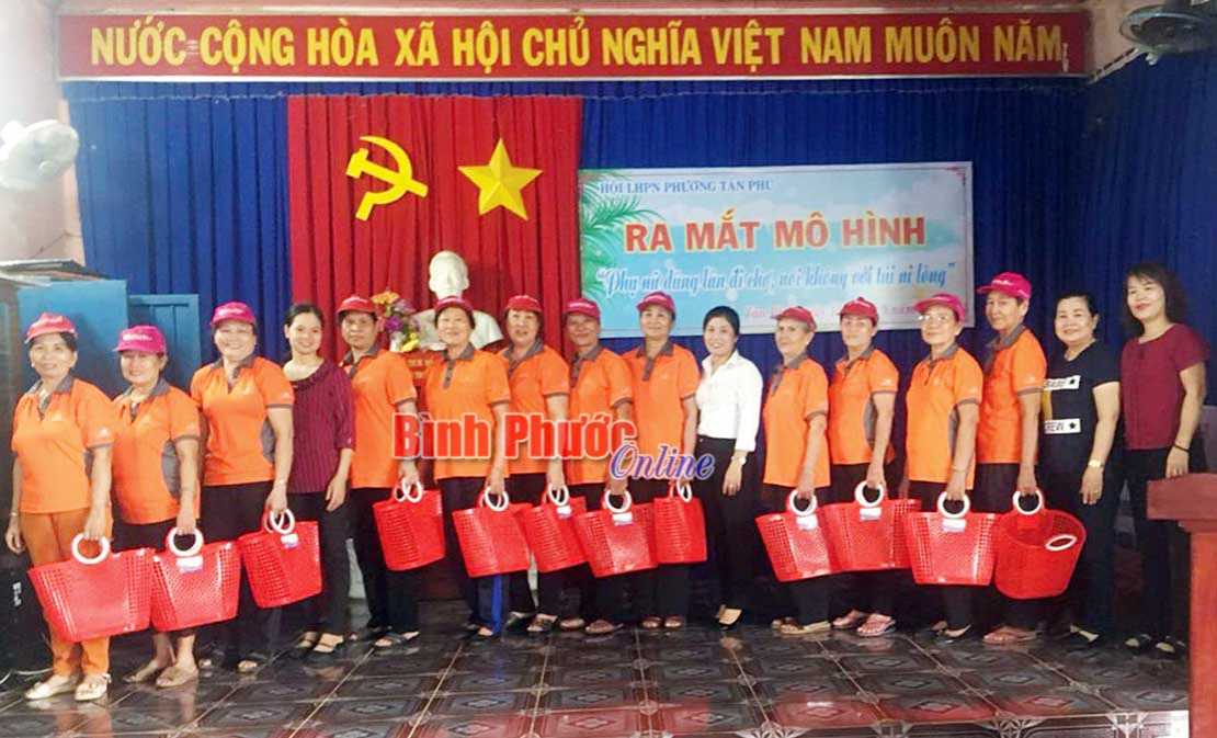 &ldquo;Phụ nữ n&oacute;i kh&ocirc;ng với t&uacute;i ni-lon&rdquo;