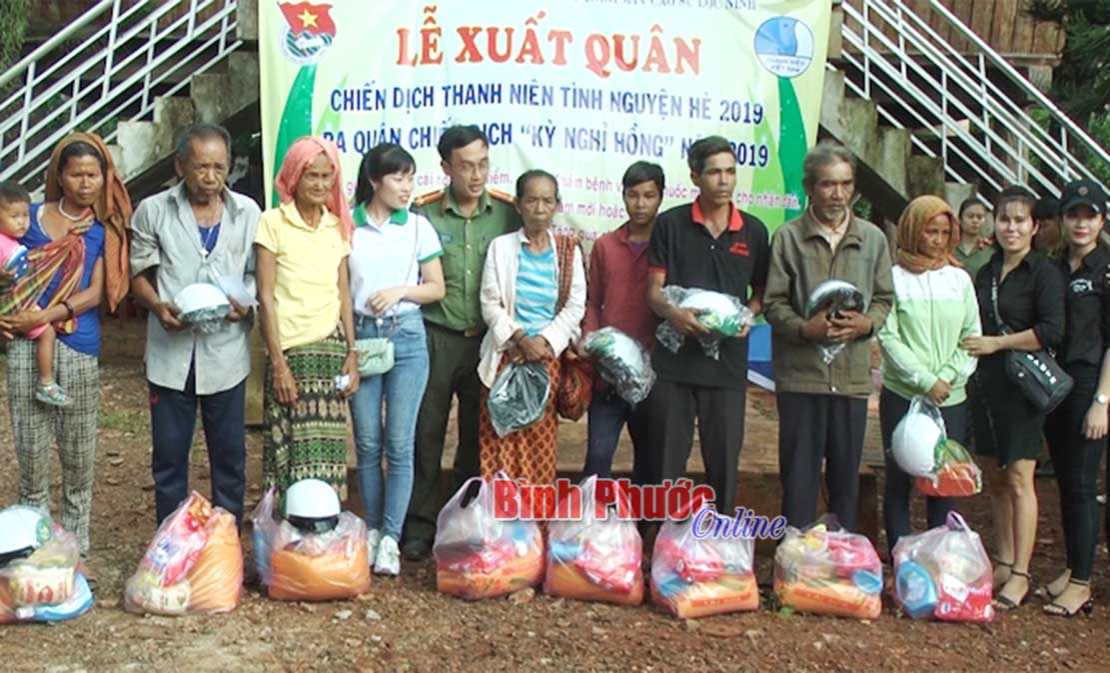 Lộc Ninh thực hiện tốt phong tr&agrave;o &ldquo;Đền ơn đ&aacute;p nghĩa&rdquo;