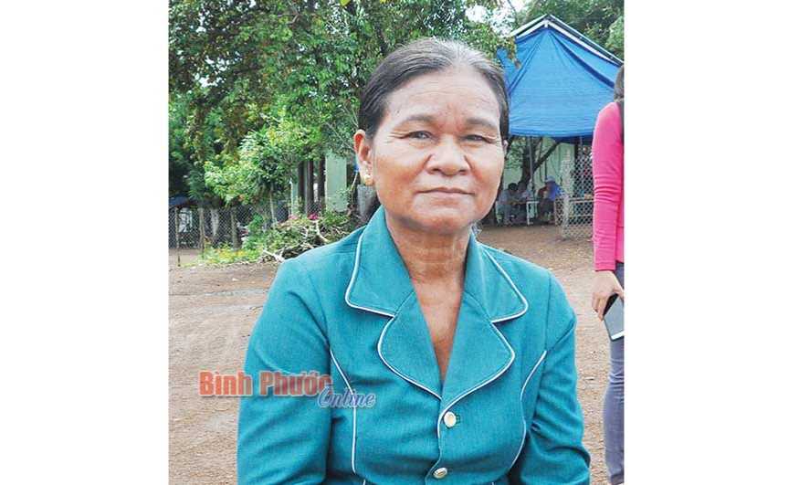 B&agrave; Thị Dăm chăm chỉ l&agrave;m kinh tế