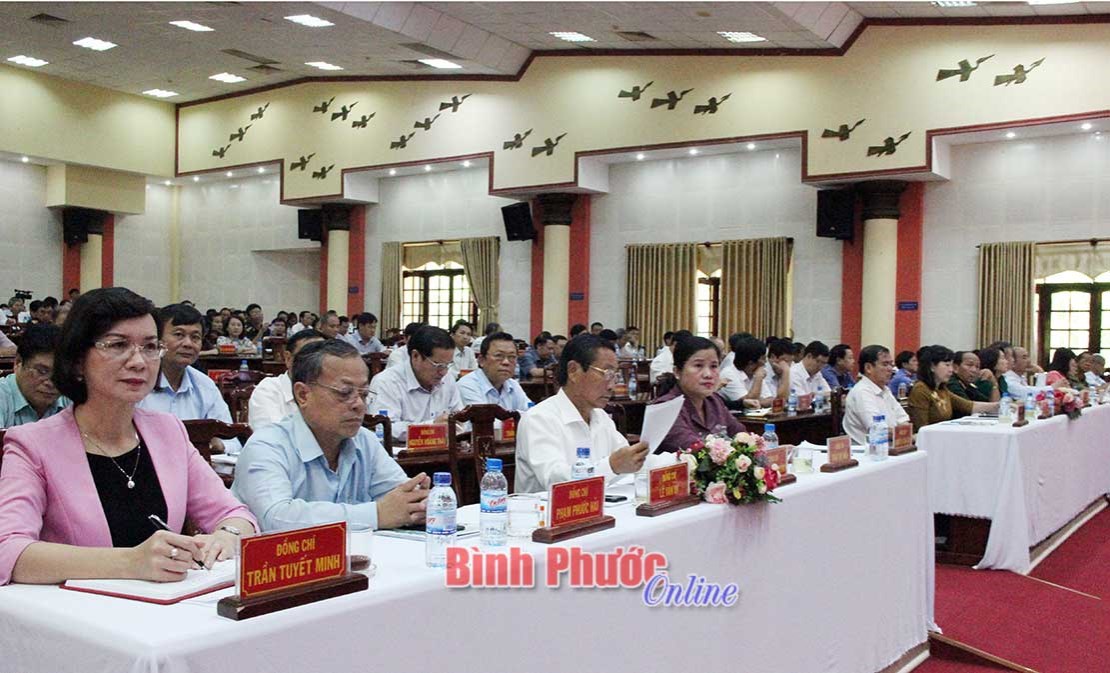 Đấu tranh x&oacute;a bỏ tư tưởng &ldquo;ho&agrave;ng h&ocirc;n nhiệm kỳ&rdquo;