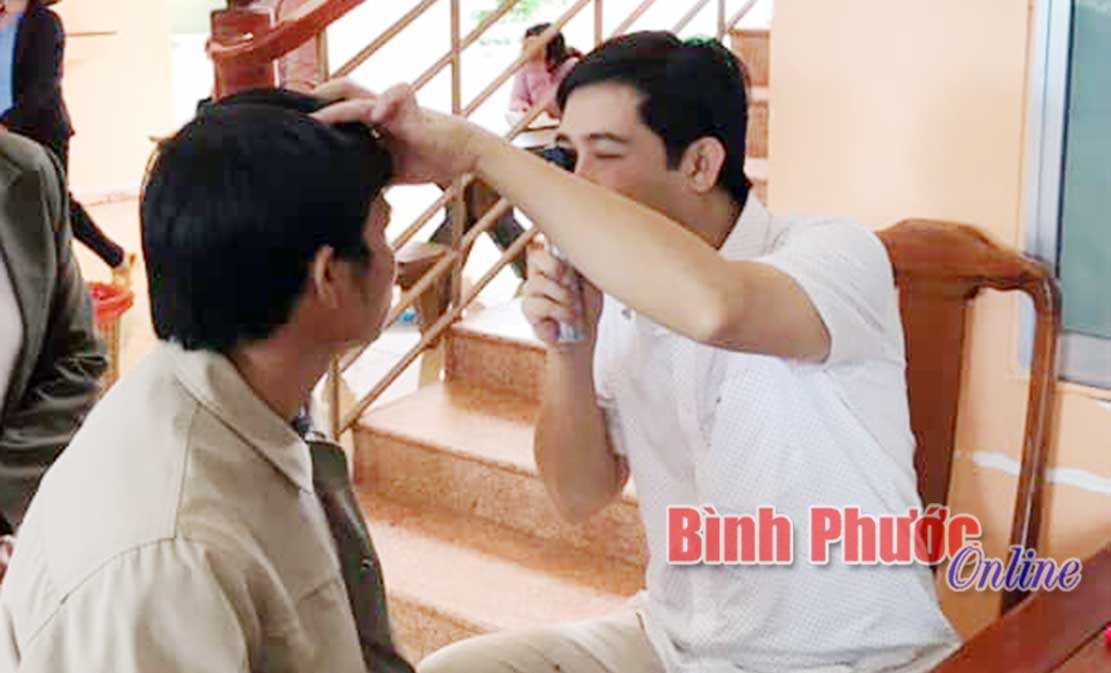 50 bệnh nhân được mổ mắt miễn phí