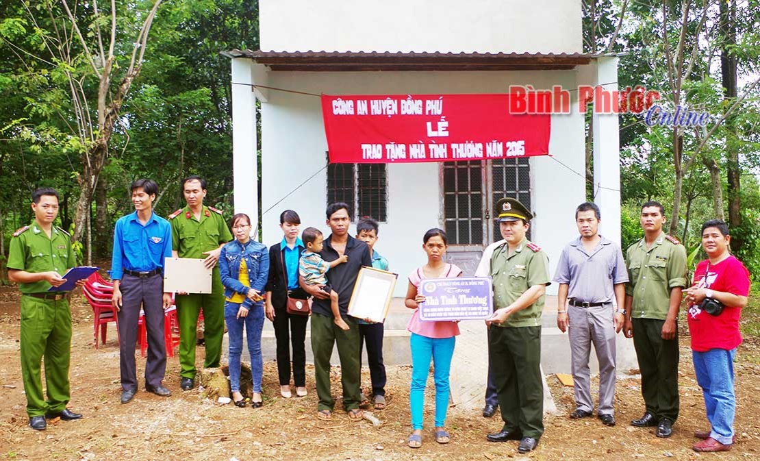 Tiến sĩ Nguyễn Ch&iacute; To&agrave;n v&igrave; d&acirc;n phục vụ