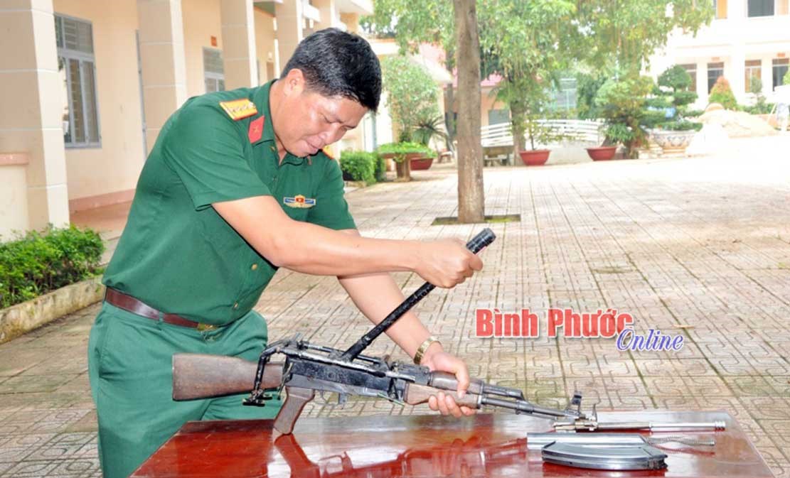 &ldquo;C&acirc;y s&aacute;ng kiến&rdquo; của Ban CHQS B&ugrave; Đốp