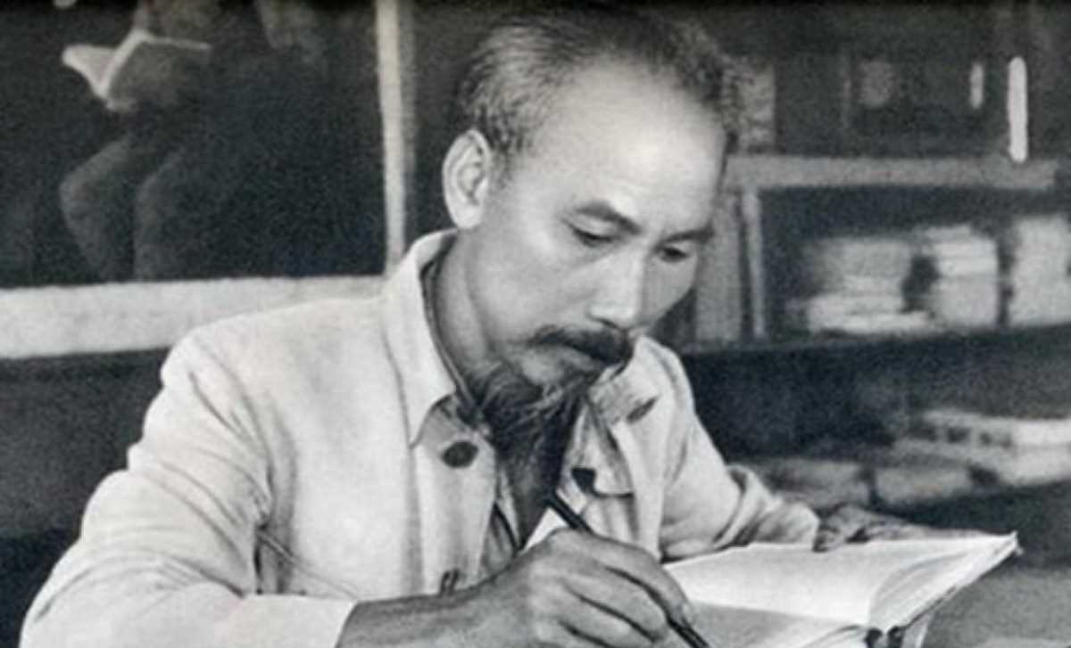 50 năm Di ch&uacute;c B&aacute;c Hồ: X&acirc;y dựng, chỉnh đốn Đảng theo lời dạy của Người