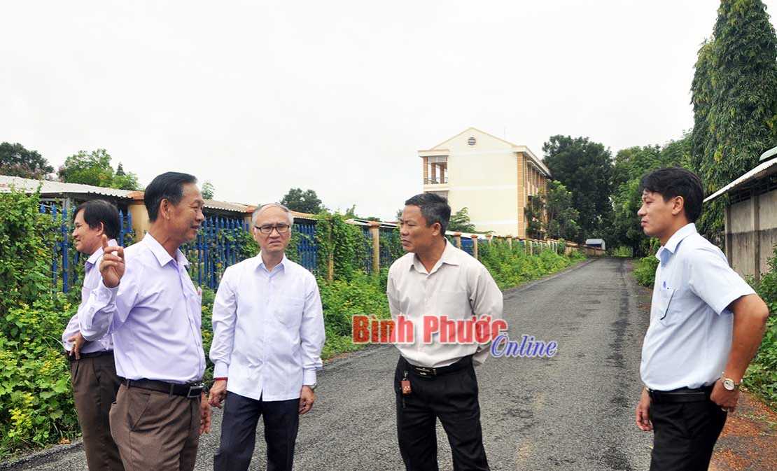 Ban Kinh tế - Ng&acirc;n s&aacute;ch HĐND tỉnh gi&aacute;m s&aacute;t tại huyện B&ugrave; Đốp