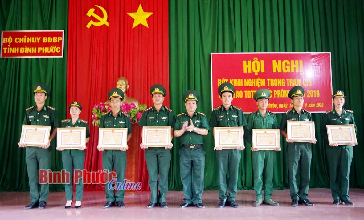 R&uacute;t kinh nghiệm hội thao thể dục thể thao quốc ph&ograve;ng