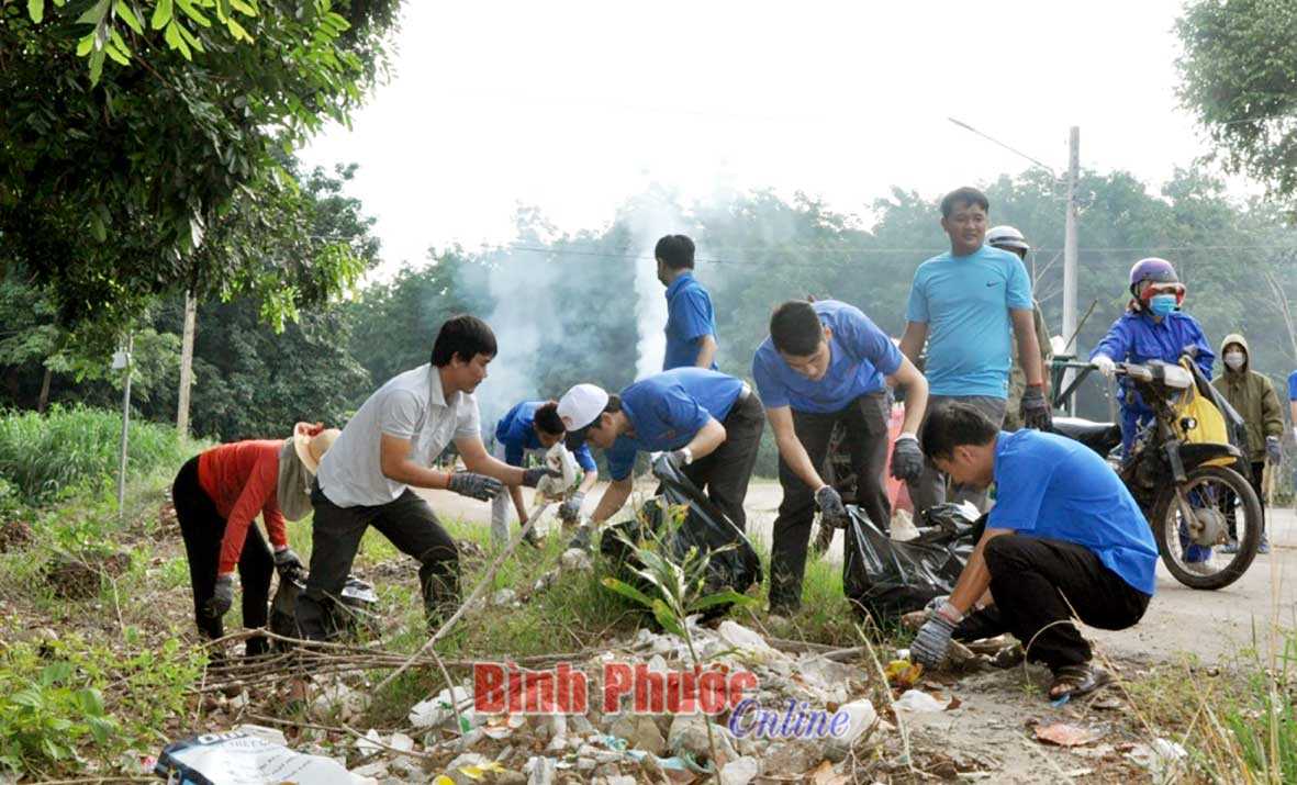 Đồng Phú ra quân ngày chủ nhật xanh