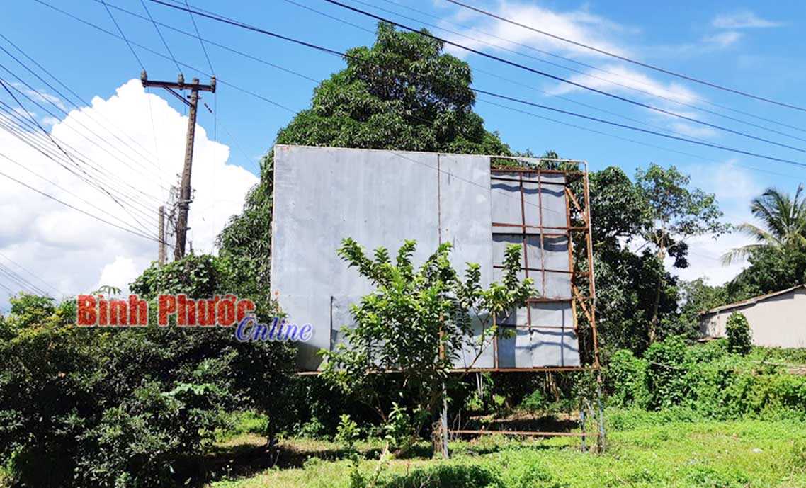 Pa-nô “thừa”?