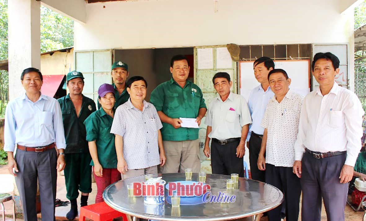 Chủ tịch công đoàn miệng nói tay làm