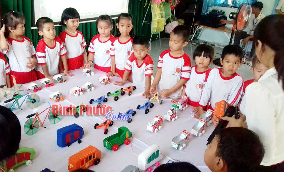 Mầm non Hướng Dương n&ecirc;u gương s&aacute;ng