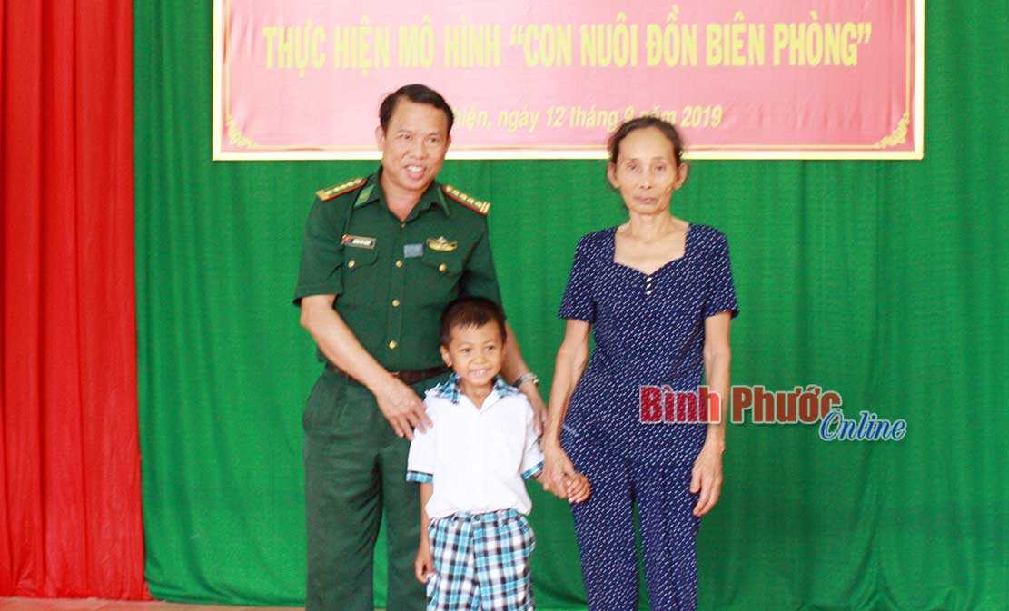 Đồn bi&ecirc;n ph&ograve;ng Lộc Thiện thực hiện &ldquo;Con nu&ocirc;i đồn bi&ecirc;n ph&ograve;ng&rdquo;