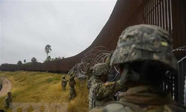 Bộ Quốc phòng Mỹ dành 3,6 tỷ USD ngân sách để xây tường biên giới