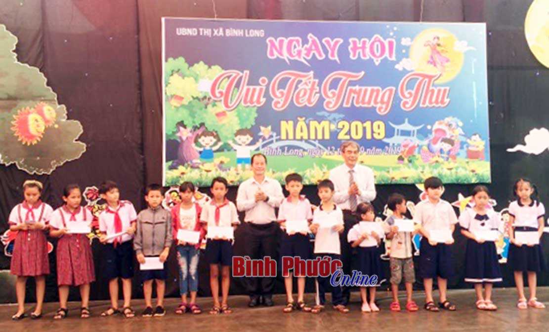 B&igrave;nh Long tổ chức ng&agrave;y hội vui tết Trung thu