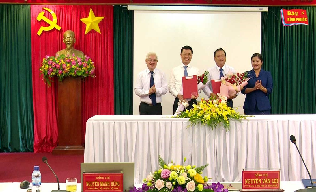 [Video] Bộ trưởng Nguyễn Mạnh Hùng làm việc tại Bình Phước