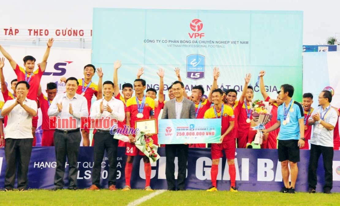 CLB bóng đá Bình Phước giành huy chương đồng tại giải hạng nhất quốc gia