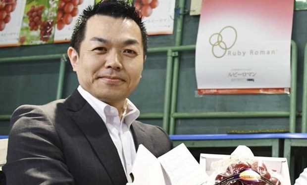 Một chùm nho đỏ của Nhật Bản có giá bán kỷ lục 11.000 USD