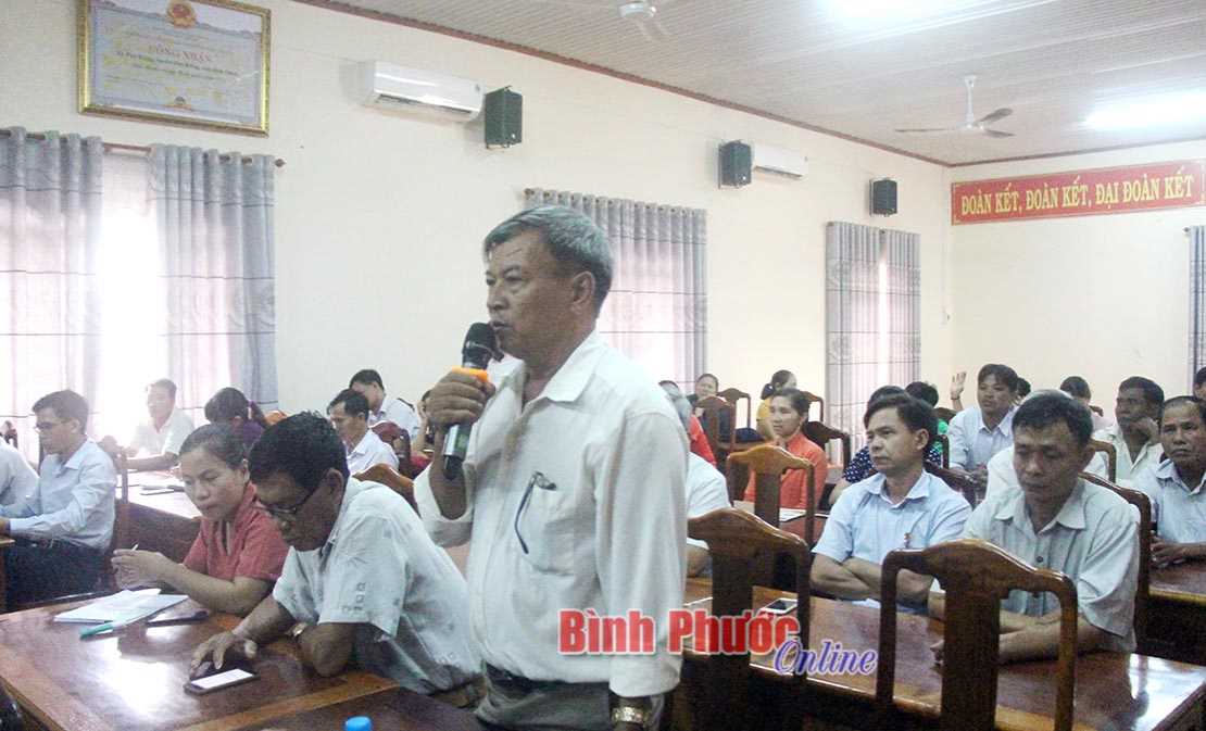 Đại biểu HĐND tỉnh tiếp x&uacute;c cử tri x&atilde; Ph&uacute; Riềng