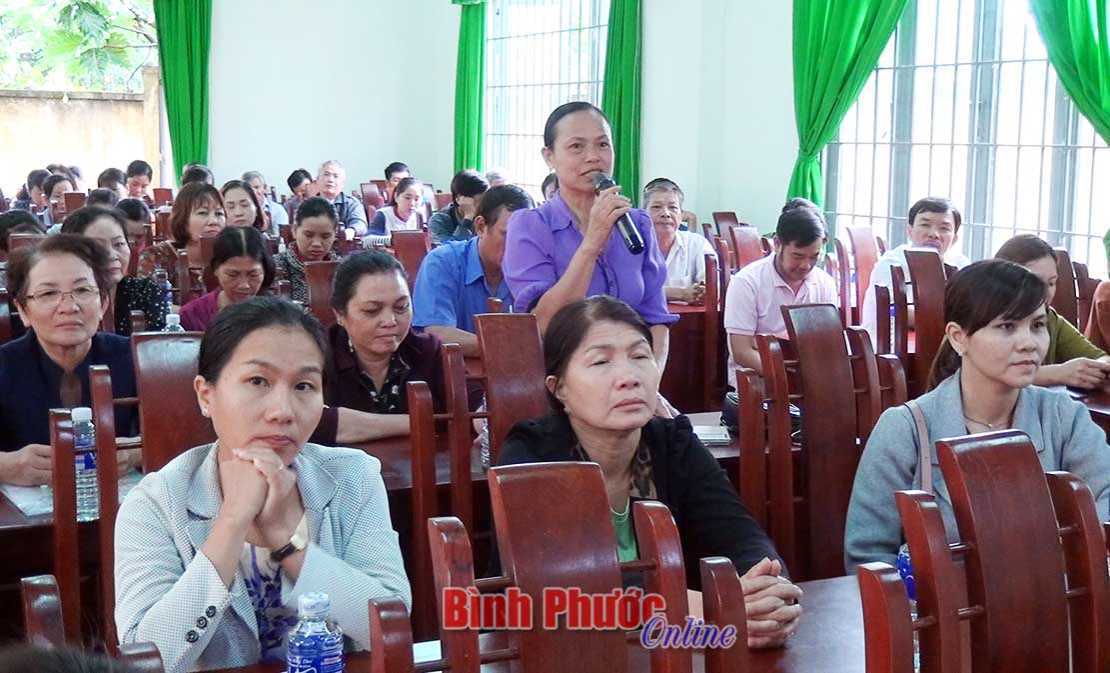 Đại biểu HĐND tỉnh tiếp x&uacute;c cử tri thị trấn Đức Phong