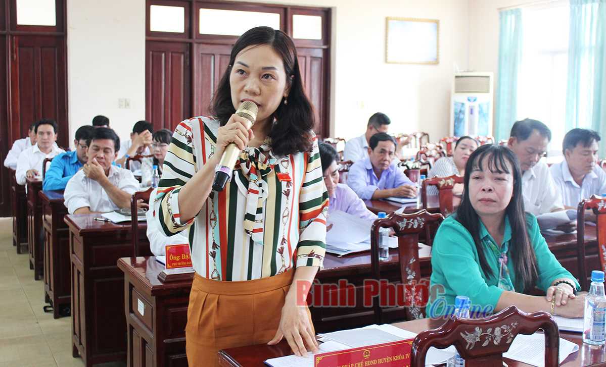 Đại biểu HĐND huyện B&ugrave; Đốp chất vấn nhiều vấn đề cử tri quan t&acirc;m