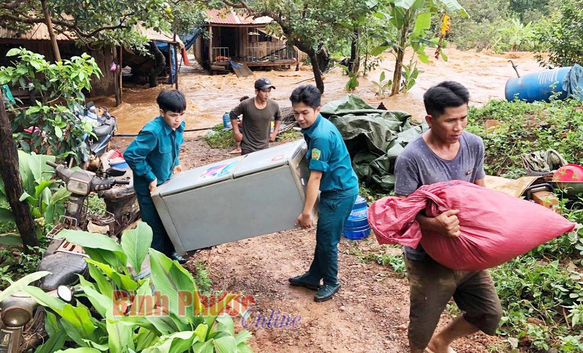 Di dời gần 5.000 người dân đến nơi an toàn