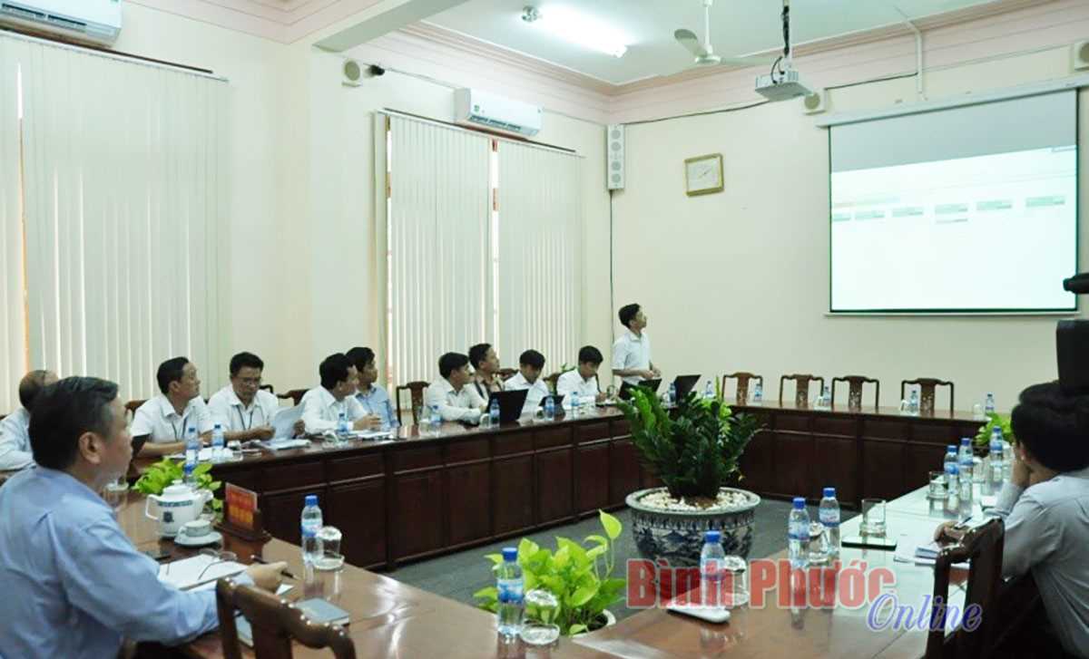 Kiểm tra việc x&acirc;y dựng phần mềm giải quyết TTHC li&ecirc;n th&ocirc;ng lĩnh vực đất đai