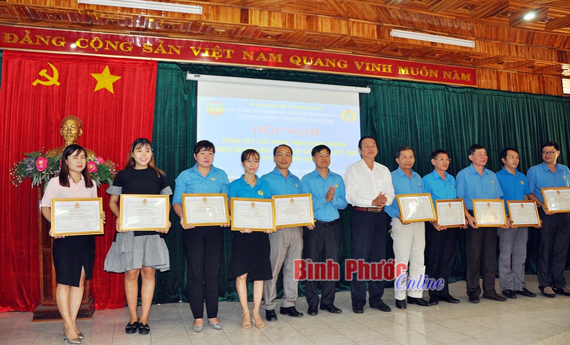 Trao giải cuộc thi &ldquo;N&eacute;t đẹp c&ocirc;ng đo&agrave;n v&agrave; người lao động&rdquo;
