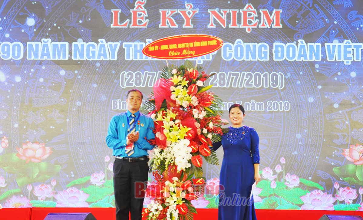 Kỷ niệm 90 năm Ng&agrave;y th&agrave;nh lập C&ocirc;ng đo&agrave;n Việt Nam 