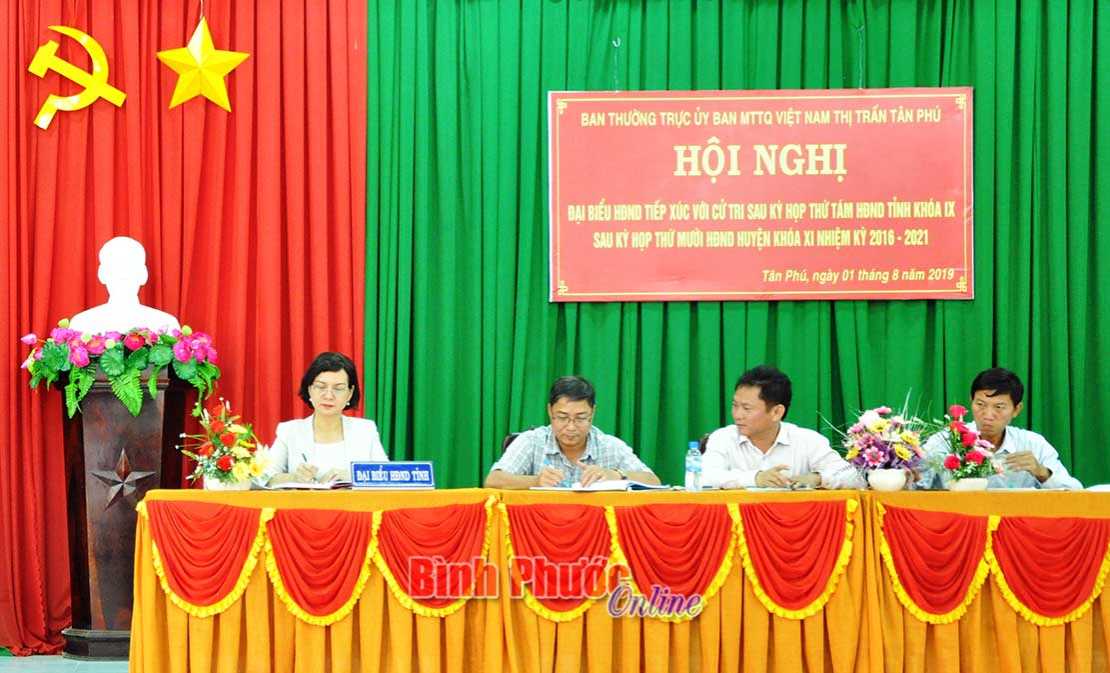 Đại biểu HĐND tỉnh tiếp x&uacute;c cử tri Đồng Ph&uacute;, Lộc Ninh