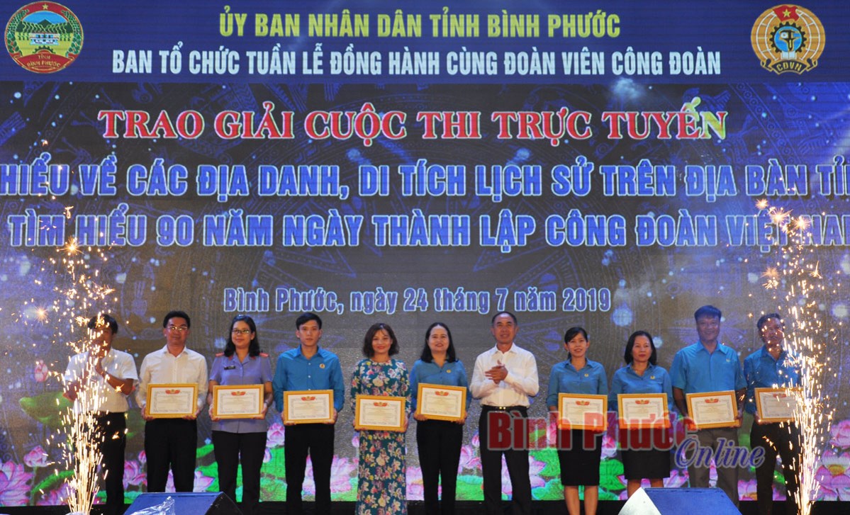 Bế mạc tuần lễ đồng h&agrave;nh với đo&agrave;n vi&ecirc;n c&ocirc;ng đo&agrave;n