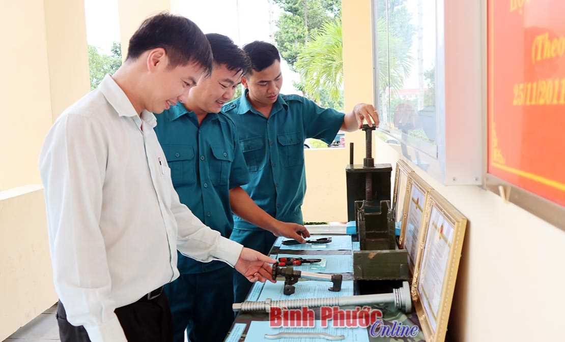 Đồng Xo&agrave;i sơ kết quản l&yacute;, khai th&aacute;c vũ kh&iacute; trang bị kỹ thuật tốt, bền