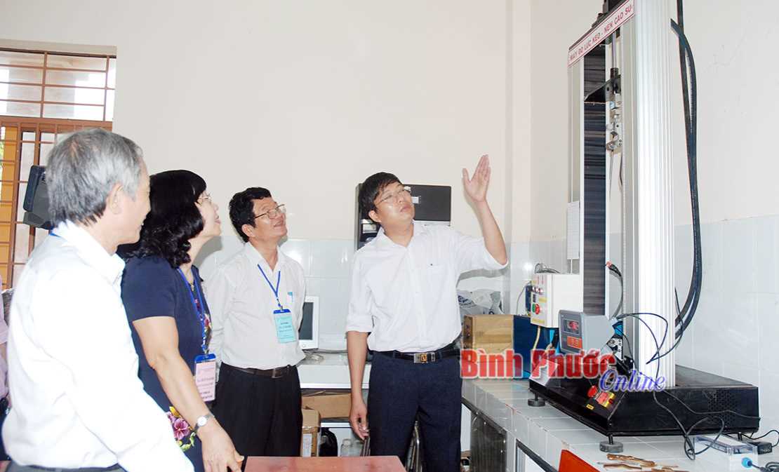 Đẩy mạnh hoạt động khoa học công nghệ và đổi mới sáng tạo