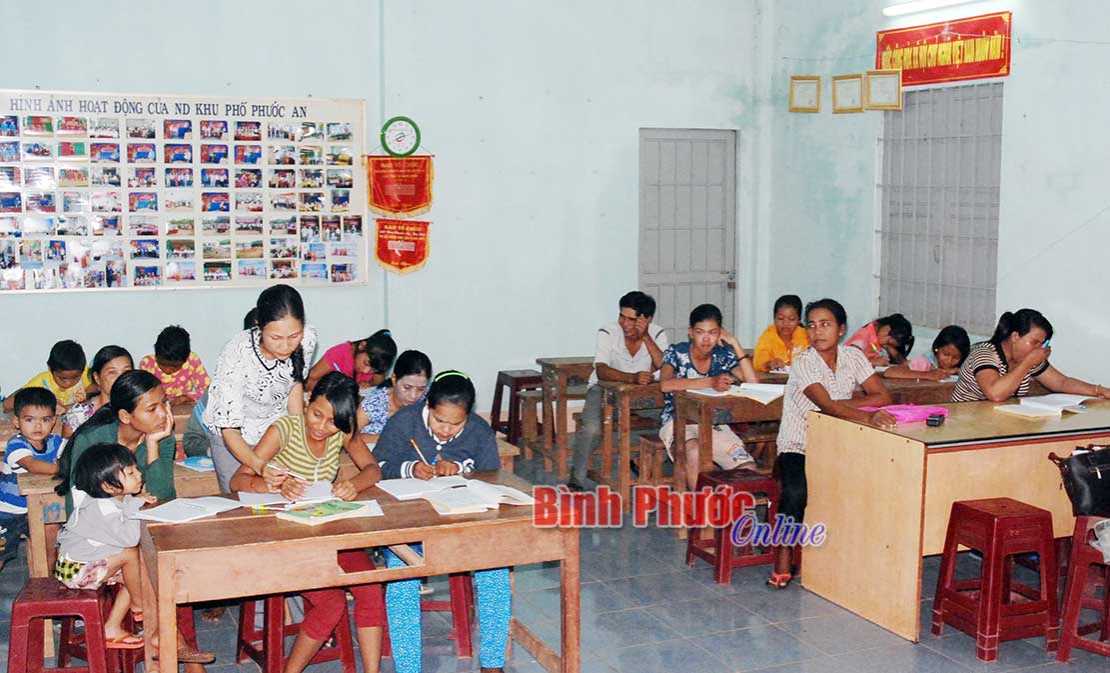 Khuyến kh&iacute;ch c&aacute;n bộ, c&ocirc;ng chức cấp x&atilde; học ngoại ngữ