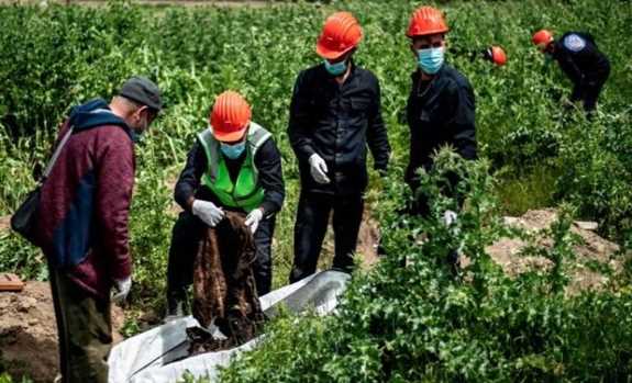 Syria phát hiện hố chôn hàng trăm người tại thành phố Raqa