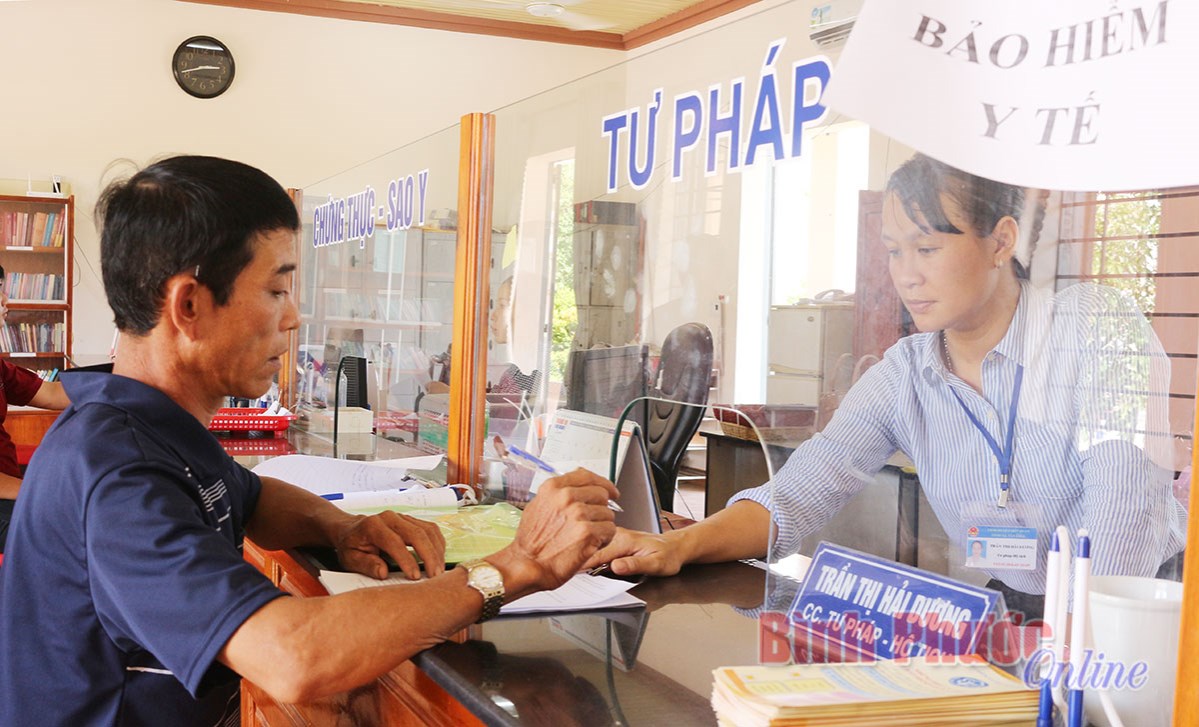 Hớn Quản đột ph&aacute; trong x&acirc;y dựng ch&iacute;nh quyền th&acirc;n thiện 