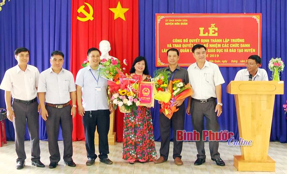 Hớn Quản sáp nhập 8 đơn vị sự nghiệp GD-ĐT