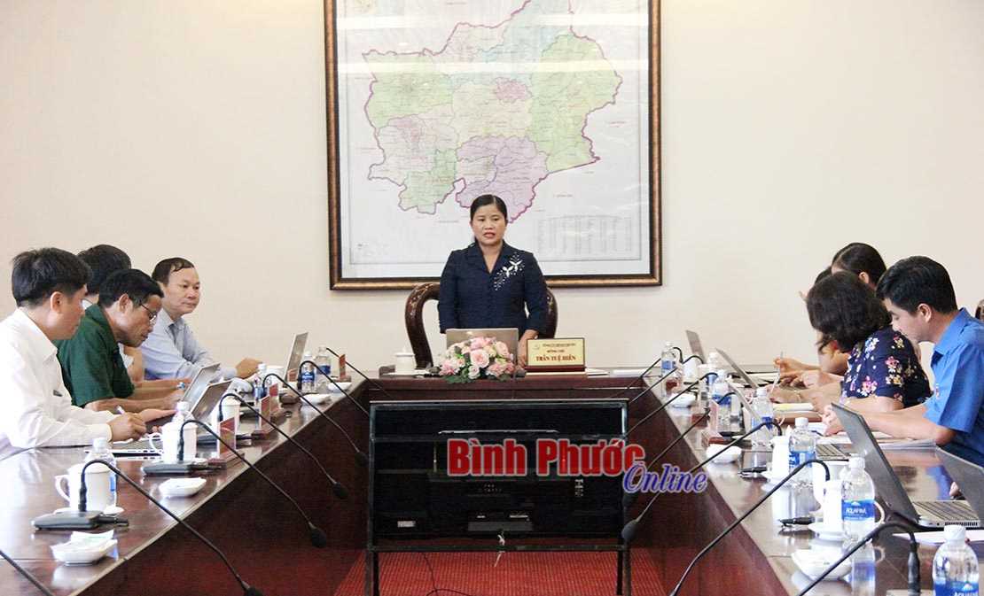 Tập trung x&acirc;y dựng 1.000km đường n&ocirc;ng th&ocirc;n v&agrave; x&oacute;a 1.000 hộ DTTS ngh&egrave;o