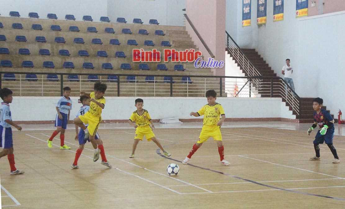 Khai mạc giải bóng đá U11 thành phố Đồng Xoài